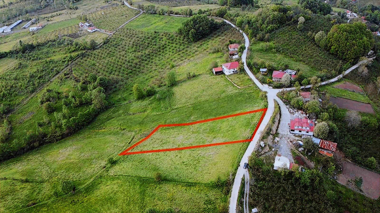 RUŞEN AYDIN GAYRİMENKUL, KAYNAŞLI TAVAK KÖYÜNDE SATILIK ARSA